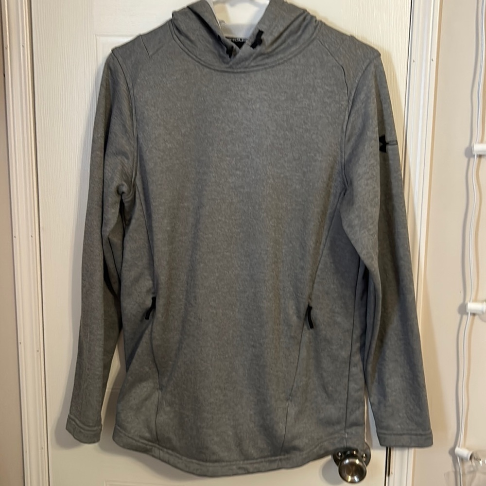 Men’s Under Armour fitted hoodie